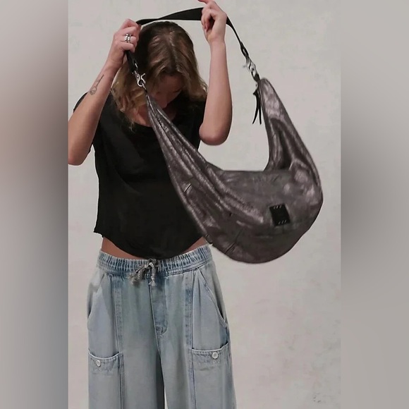 NWT new Free People We The Free Sparta sling bag black metallic leather shimmer - Picture 3 of 17